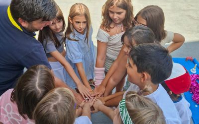 Cum am adus poveștile în stradă: Vorbește de bine la Puppets Occupy Street, Craiova